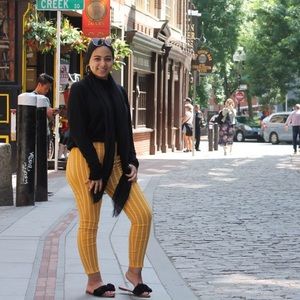 Meet your Posher, Aya